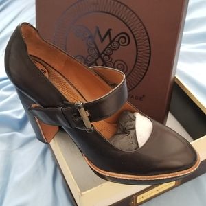 Modern Vintage Black Heel Shoes